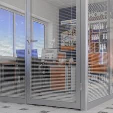 ЖАЛЮЗИ ГОРИЗОНТАЛЬНЫЕ НА ПЛАСТИКОВЫЕ ОКНА ПОД ВА на itebe.ru [3]